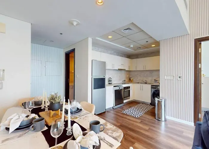 Spacious 1 Bedroom Marina View
