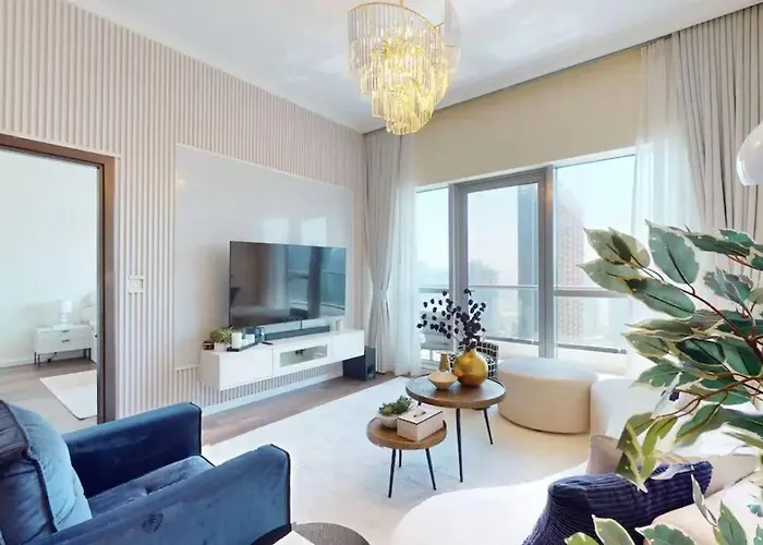 Spacious 1 Bedroom Marina View