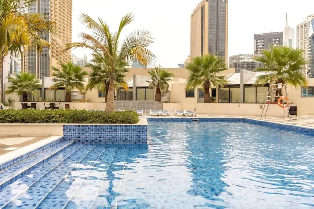 Spacious 1 Bedroom Marina View *