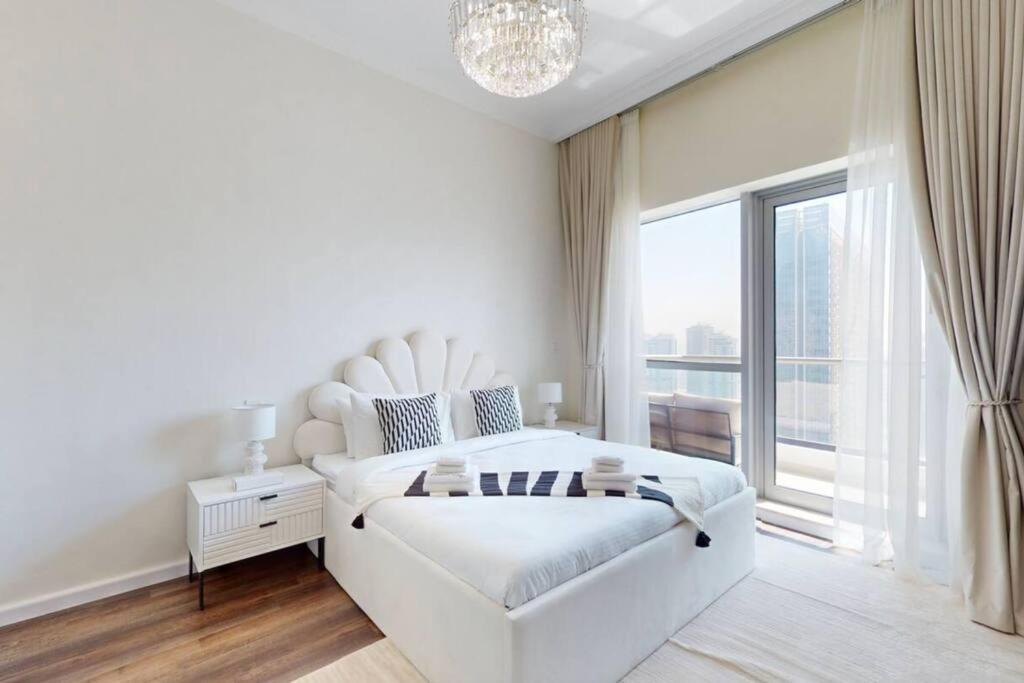 Spacious 1 Bedroom Marina View دبي